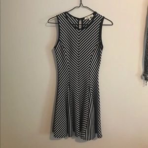 Navy blue🔵and white⚪️dress